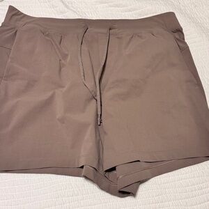 Men’s Lululemon 5” Shorts